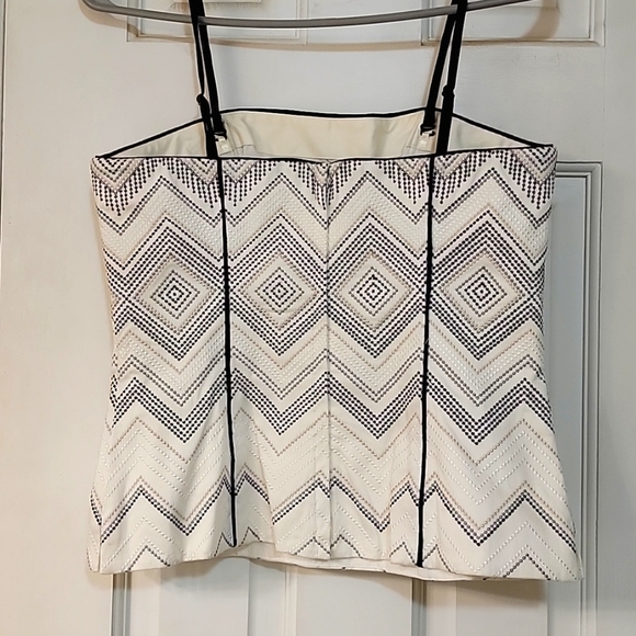 Beautiful WHBM top, size 2, with removable straps.  Only worn a few times! - Picture 3 of 5